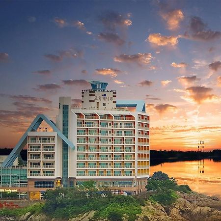 Mohang Haenaru Family Hotel Buan Ngoại thất bức ảnh