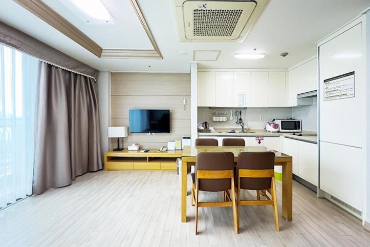 Mohang Haenaru Family Hotel Buan Phòng bức ảnh