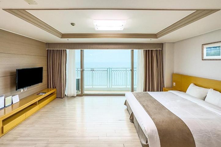 Mohang Haenaru Family Hotel Buan Phòng bức ảnh