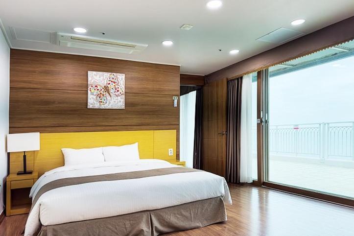 Mohang Haenaru Family Hotel Buan Phòng bức ảnh