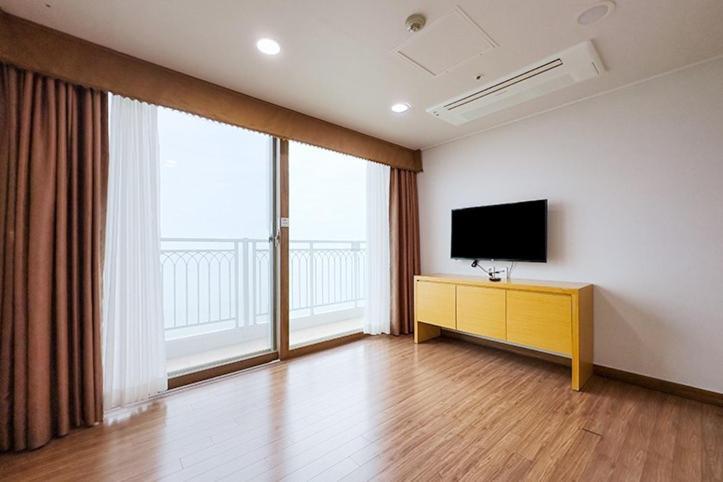 Mohang Haenaru Family Hotel Buan Phòng bức ảnh