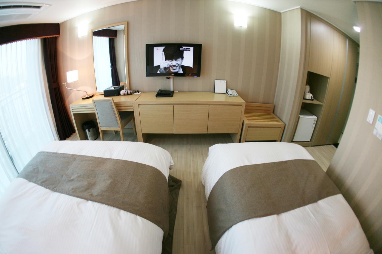 Mohang Haenaru Family Hotel Buan Ngoại thất bức ảnh
