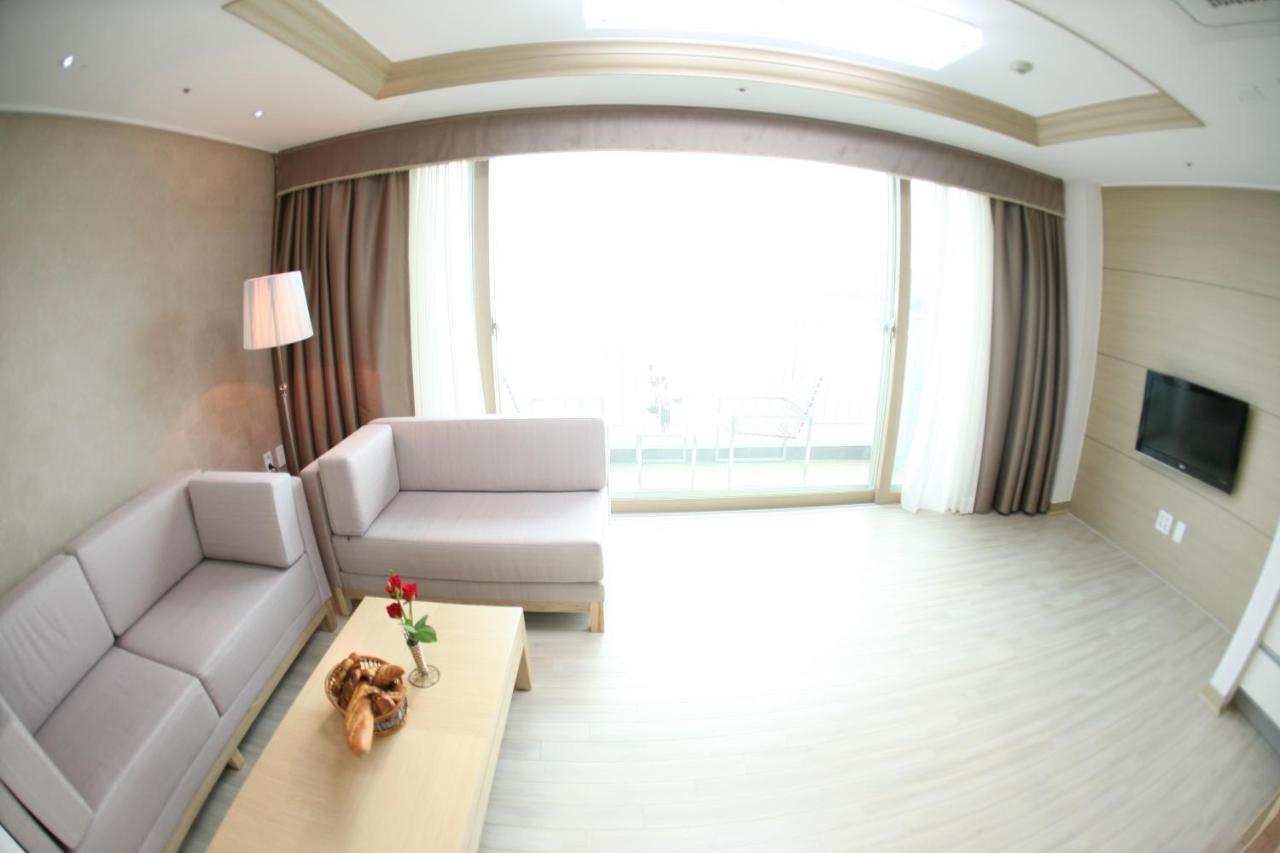 Mohang Haenaru Family Hotel Buan Ngoại thất bức ảnh